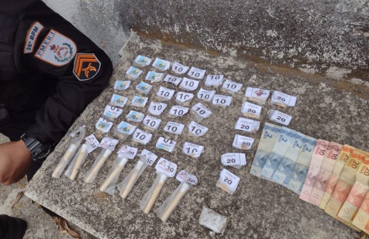 Policiais Militares de Petrópolis prendem um homem por tráfico de Drogas no Espírito Santo