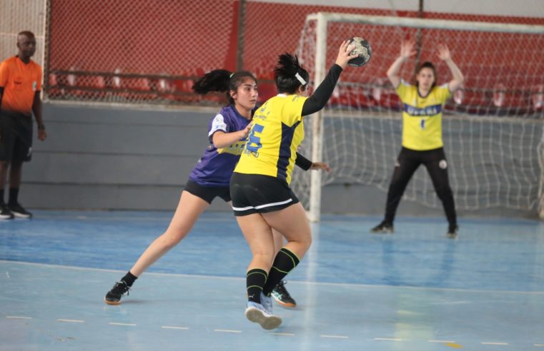 Campeonatos municipais: rodada do fim de semana teve jogos de Handebol, Vôlei e Futebol de Campo em Petrópolis