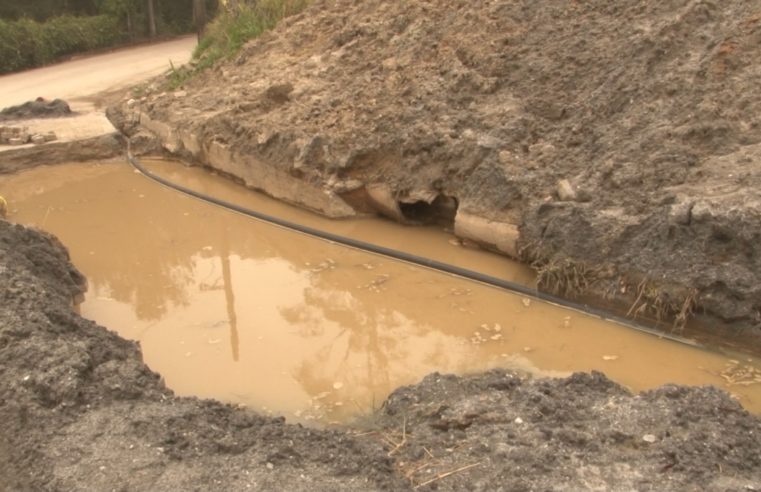 Localidades de Petrópolis ficam sem abastecimento de água após rompimento de adutora