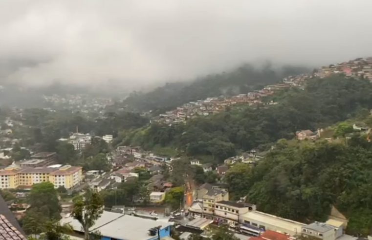 Chuvas atingem Petrópolis na tarde desta quinta-feira (22)