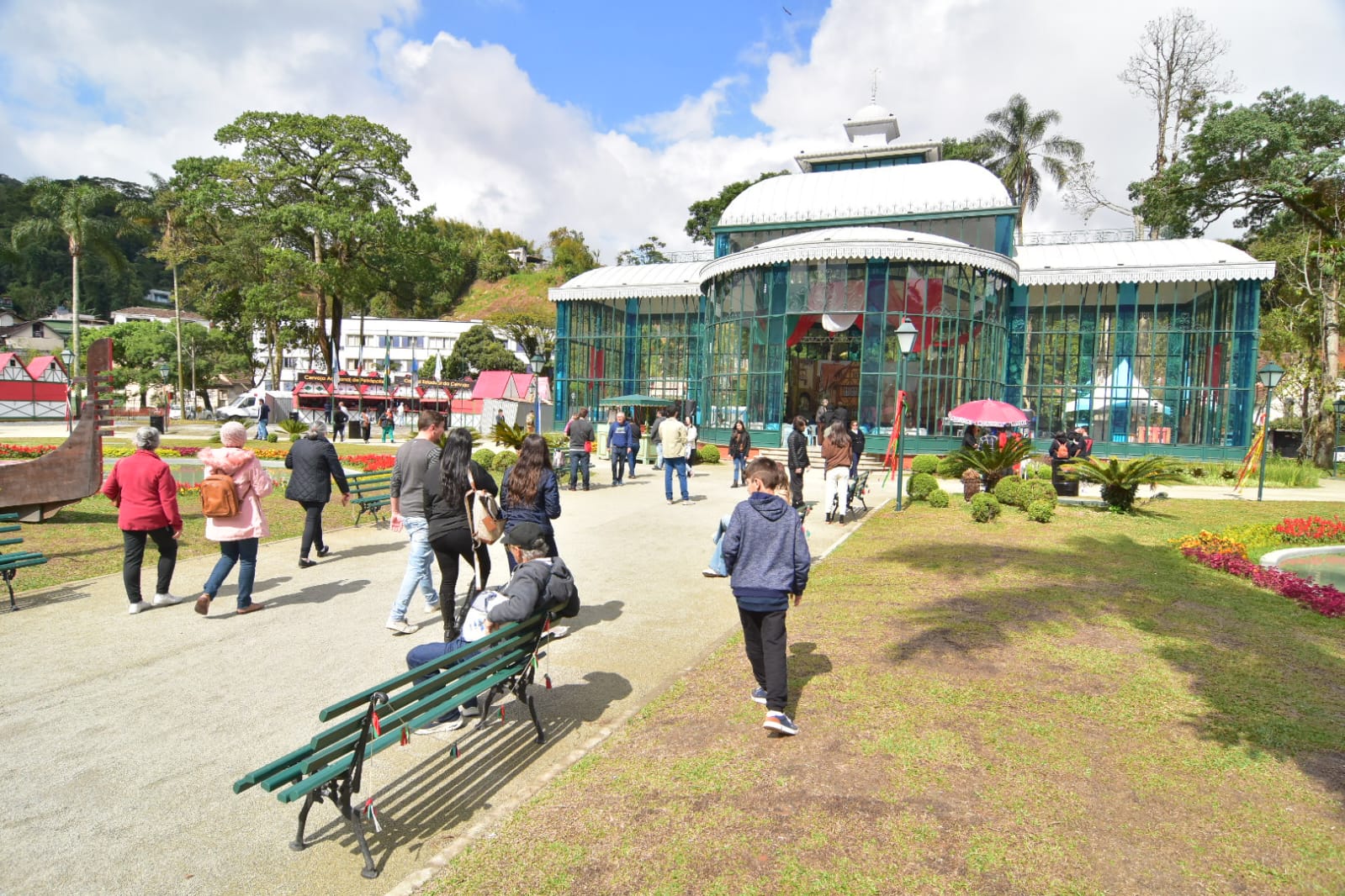 Último final de semana do Serra Serata com o tradicional baile de máscaras, além de muita música e gastronomia