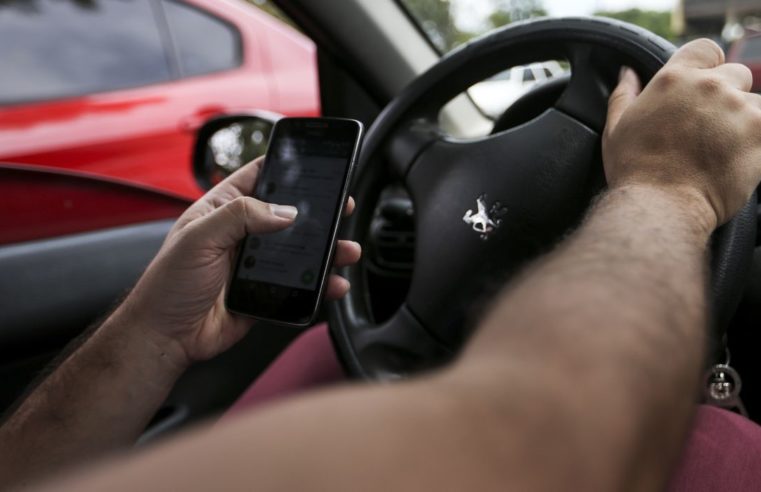 Uso de celular ao volante é atitude que mais incomoda motorista