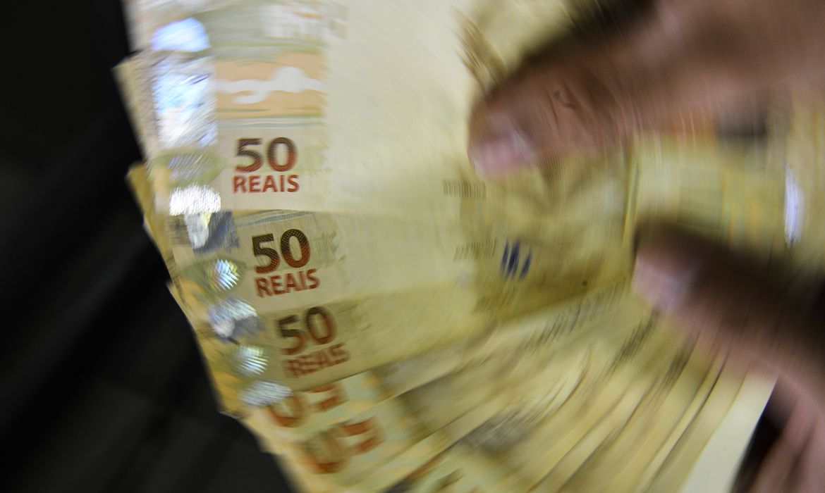 Crédito deve crescer 14,2% neste ano, prevê Banco Central