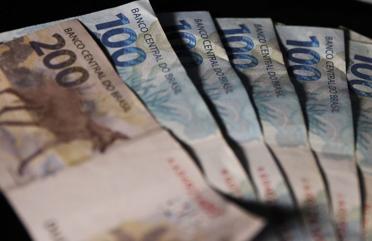 Portaria autoriza consignado para beneficiário do Auxílio Brasil