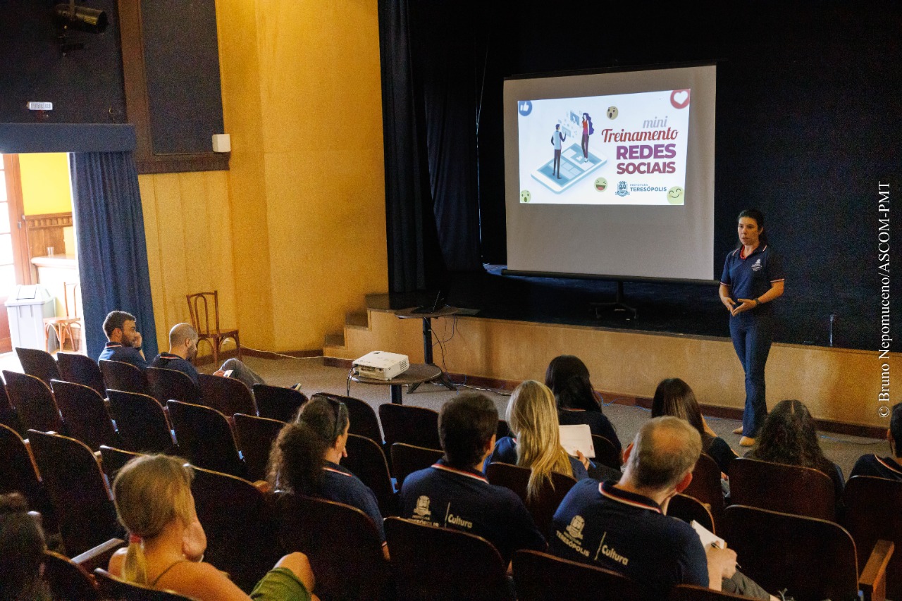 Servidores de Teresópolis participam de capacitação sobre comunicação pública e utilização de redes sociais