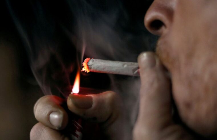Quase 40% dos brasileiros fumantes consomem 11 ou mais cigarros ao dia
