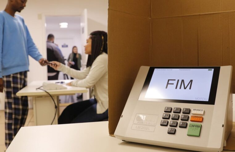 Eleitor pode votar hoje mesmo que não tenha comparecido no 1º turno 