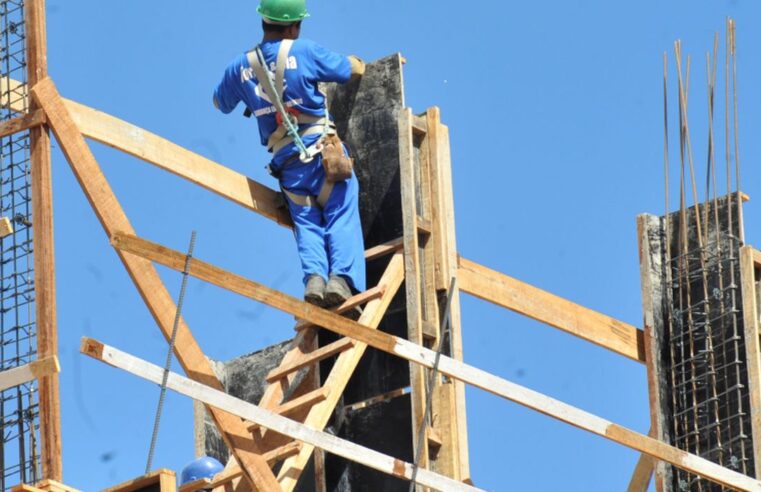 Construção Civil e Indústria têm saldo positivo para geração de emprego em setembro