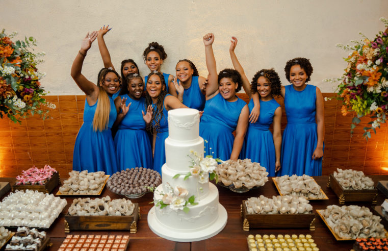 União de forças garante baile de debutantes para meninas de comunidades de Petrópolis
