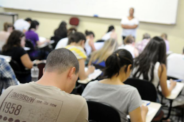 Provas do concurso público da Educação acontecem neste domingo