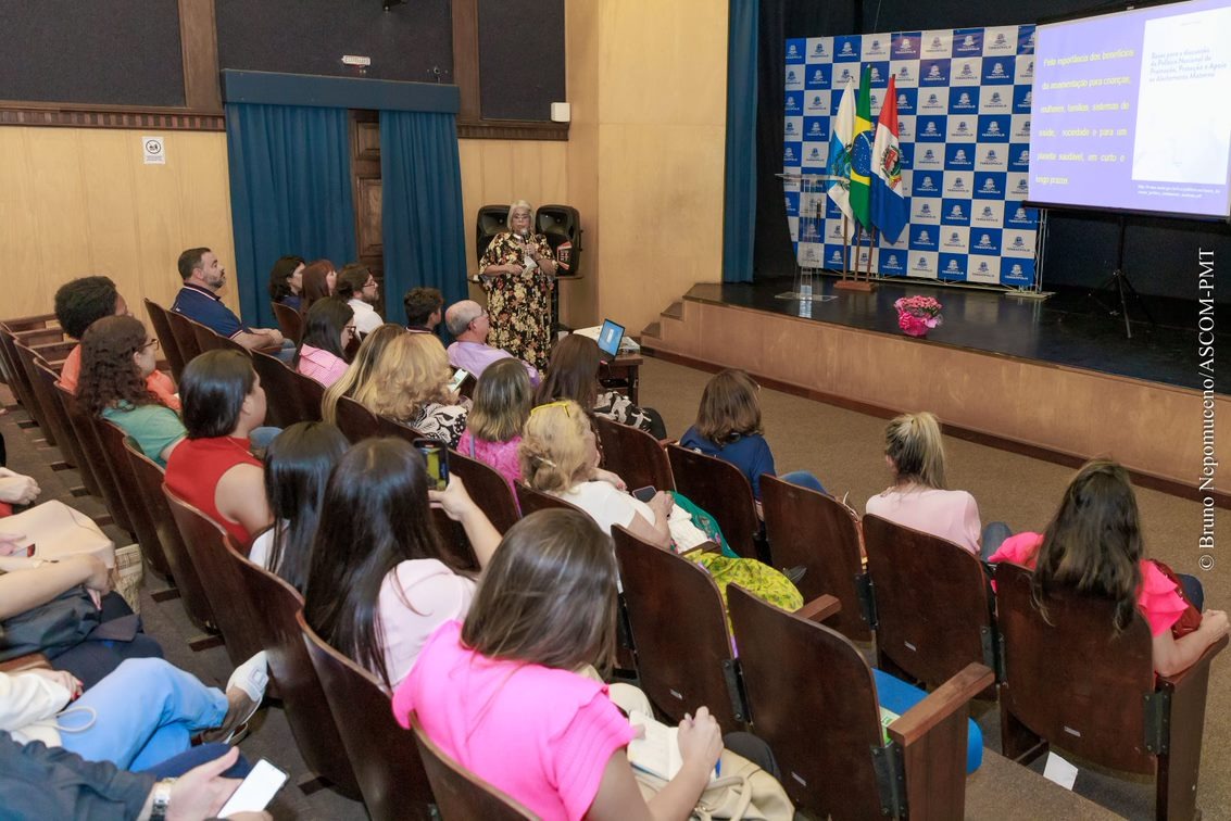 Outubro Rosa e a importância do aleitamento materno é tema de conferência de saúde