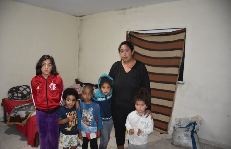 Vereadores denunciam, após vistoria, que prédio no Quitandinha onde vivem 10 famílias que recebem o aluguel social é “inabitável”