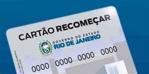 Prefeitura entrega o Cartão Recomeçar a mais 215 famílias