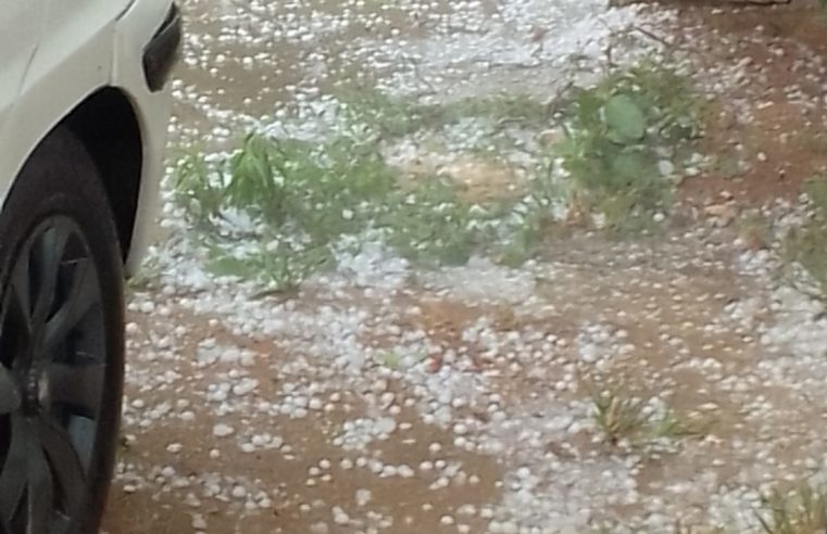 Chuva de granizo assusta moradores de Pedro do Rio