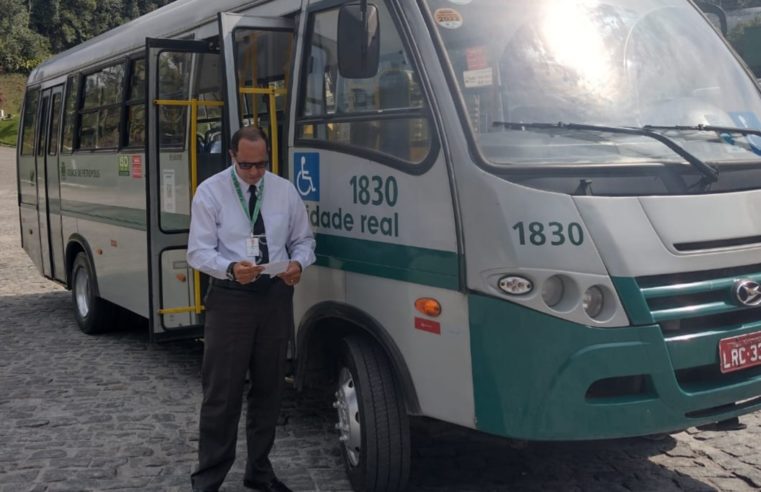 Passageira agradece motorista que a ajudou em situação de perigo em Petrópolis
