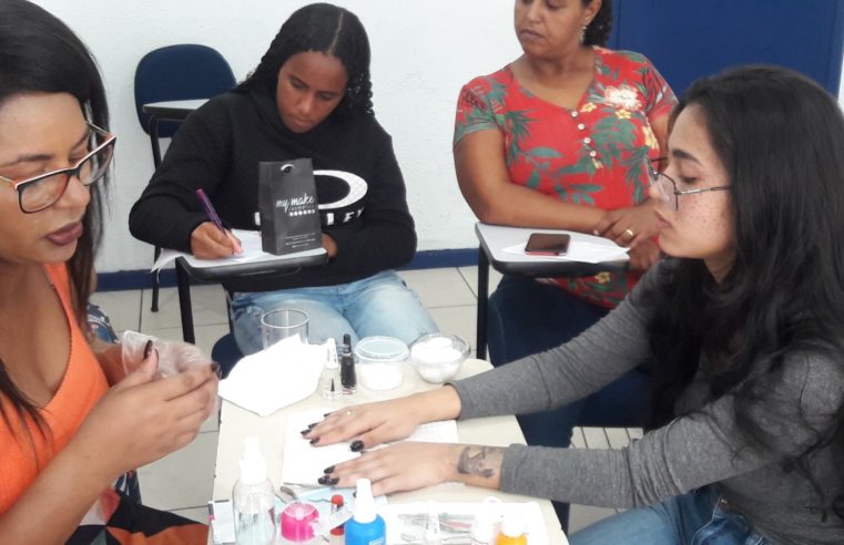 CREAS Teresópolis realiza curso de capacitação de manicures para mulheres assistidas pelo PAEFI 