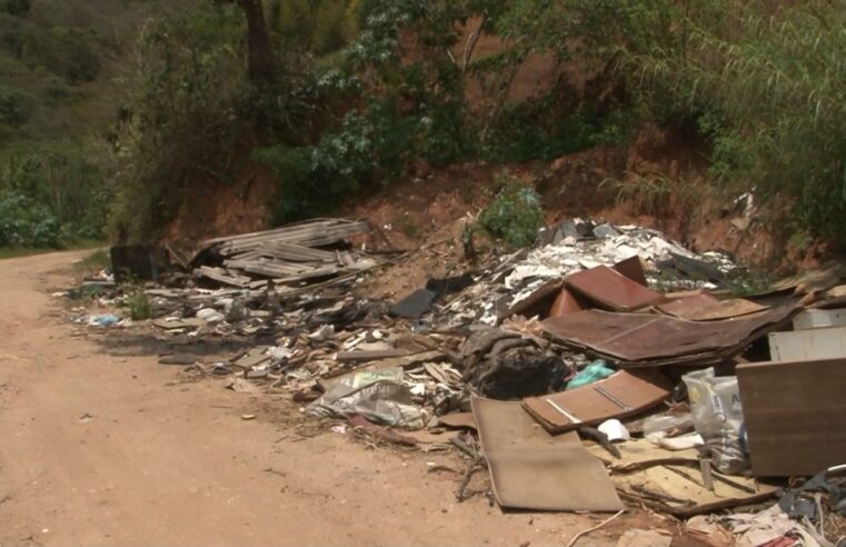 Moradores do Carangola, em Petrópolis, denunciam abandono da região