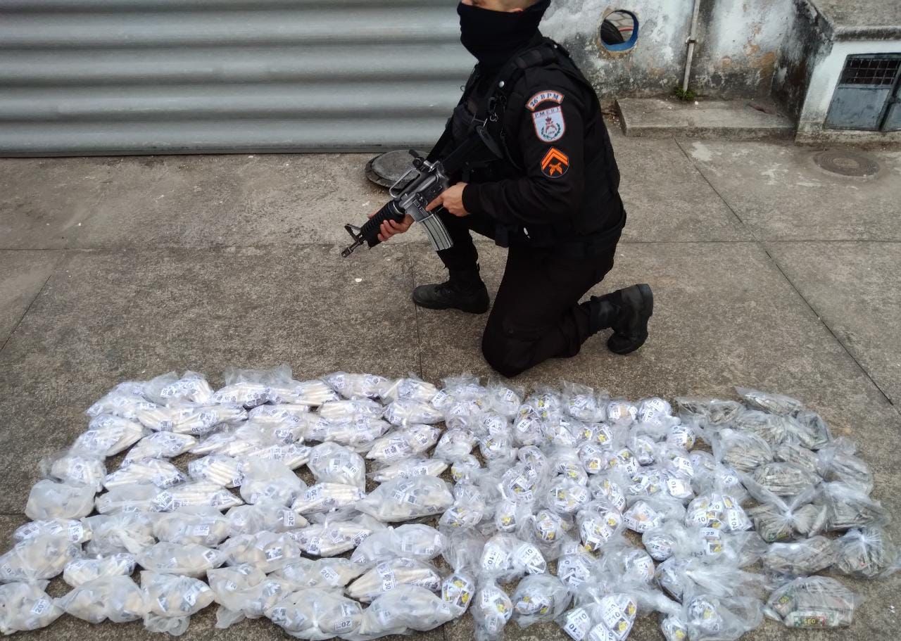 Polícia Militar apreende grande quantidade de drogas e dá prejuízo de R$ 70 mil ao tráfico