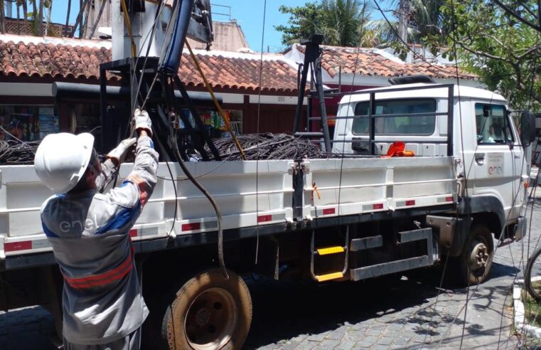 Cinco mil toneladas de fios irregulares são retiradas de postes em todo Estado