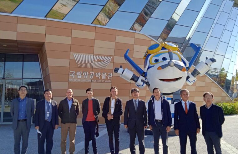 Coordenador da Casa de Santos Dumont participa de simpósio na Coreia do Sul sobre avião