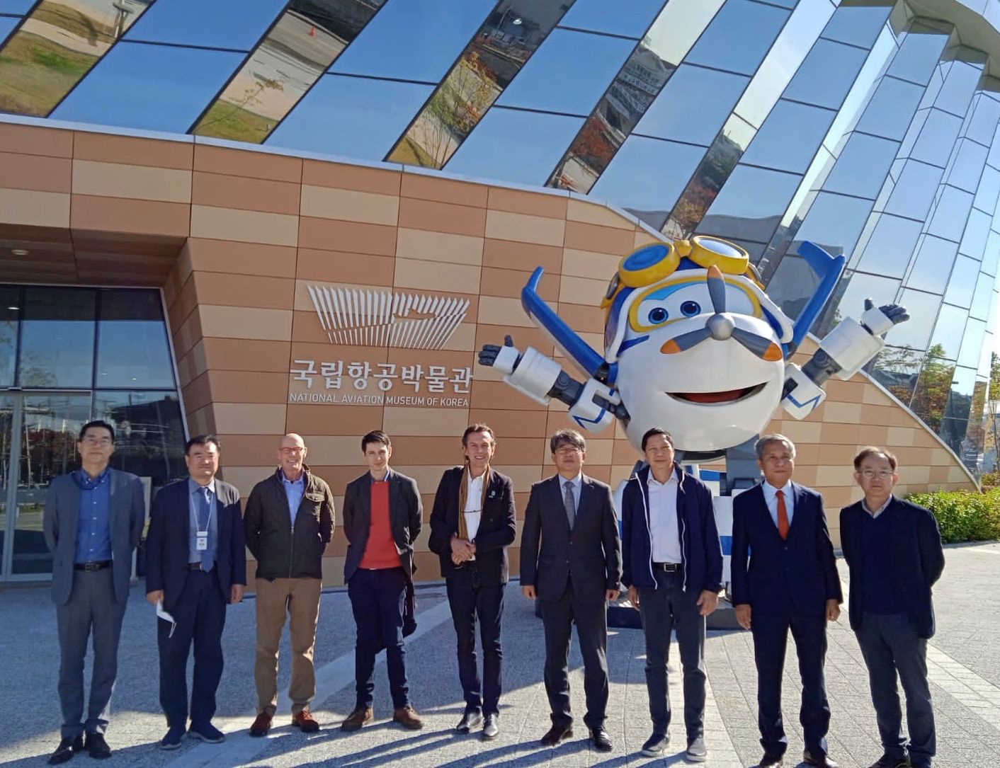Coordenador da Casa de Santos Dumont participa de simpósio na Coreia do Sul sobre avião