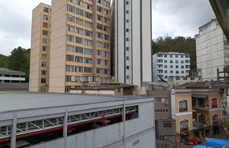 Sirenes para alerta de chuva são acionadas nos 1º e 3º distritos de Petrópolis