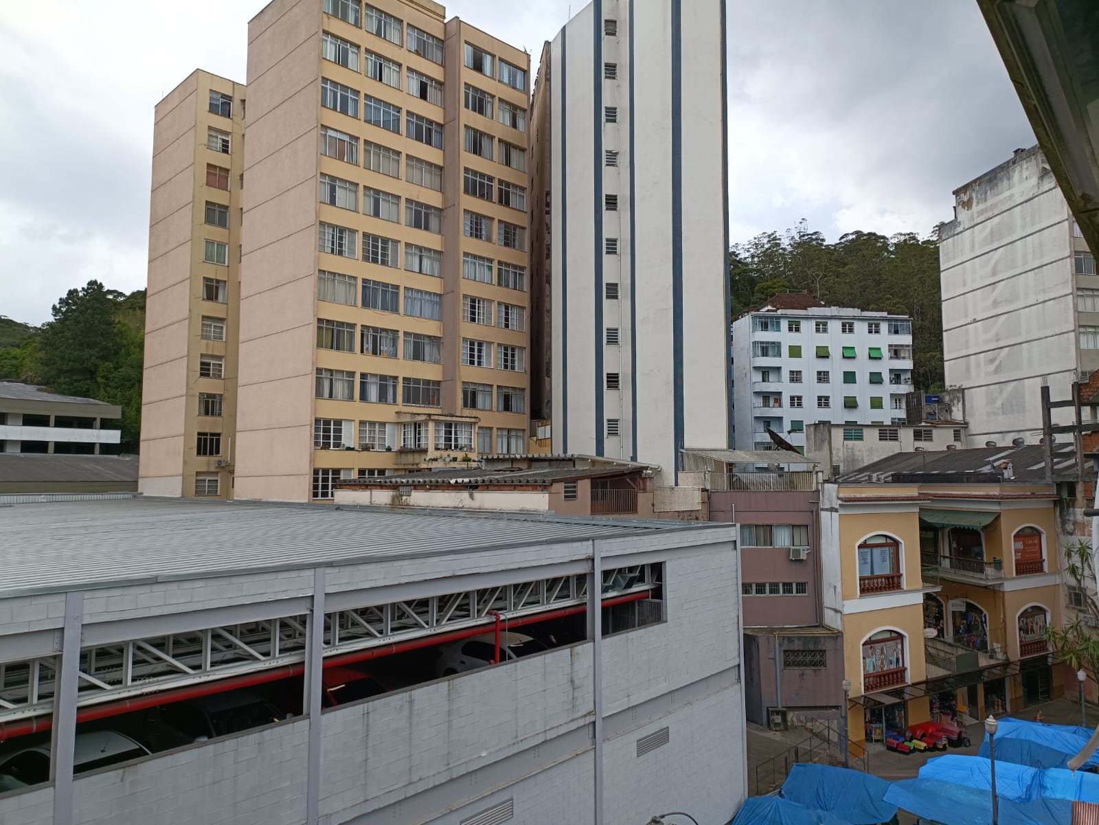 Sirenes para alerta de chuva são acionadas nos 1º e 3º distritos de Petrópolis