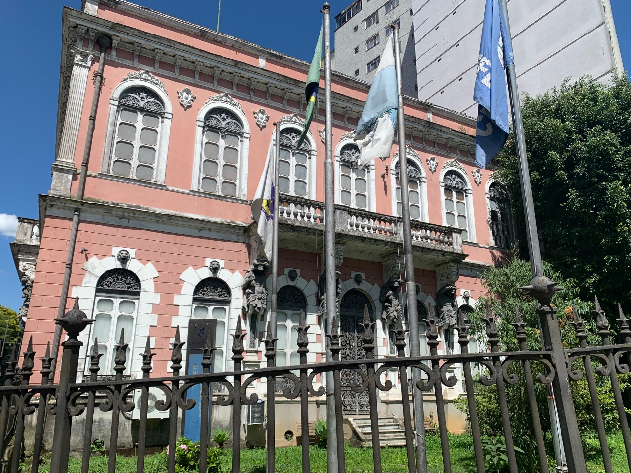 Cefet/RJ Petrópolis promove bate-papo sobre estudo no exterior