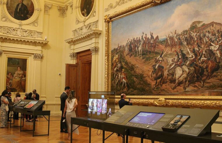 Museu do Ipiranga recebe visita de diplomatas