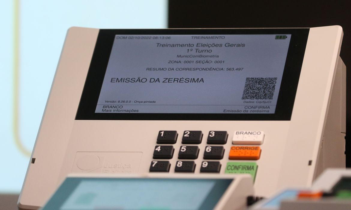 TRE do Rio de Janeiro faz teste de integridade das urnas