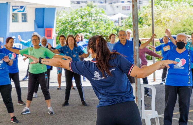 Prefeitura promove aulão de alongamento e dança em alusão à Campanha Novembro Azul