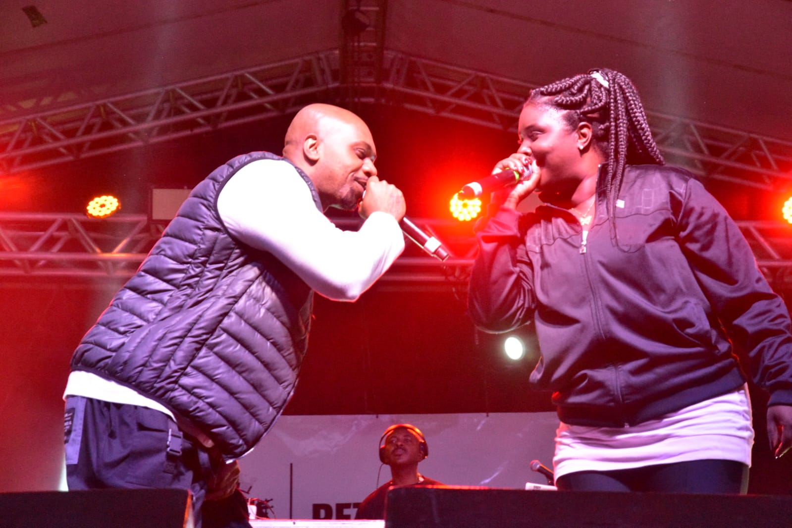 Festa Afro Ubuntu: apresentação de MVBill na Praça da Liberdade é sucesso