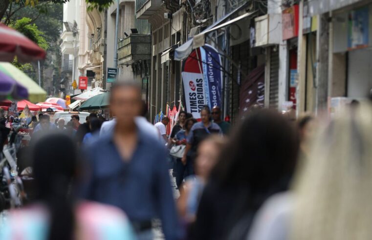 Casos de covid-19 seguem em tendência de alta no Rio de Janeiro