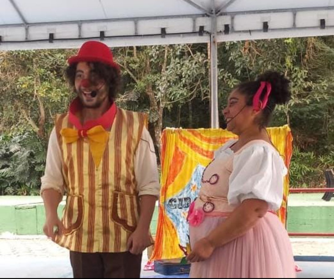 Grupo petropolitano Gran Circo Teatro Popular apresenta Piuí Piuí, o Circo Vem Aí