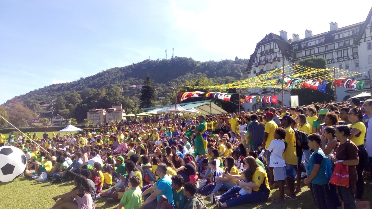 Unidades Sesc Quitandinha e Nogueira vão transmitir jogos da Copa do Mundo; ao todo 13 municípios receberão o projeto Torcida Sesc