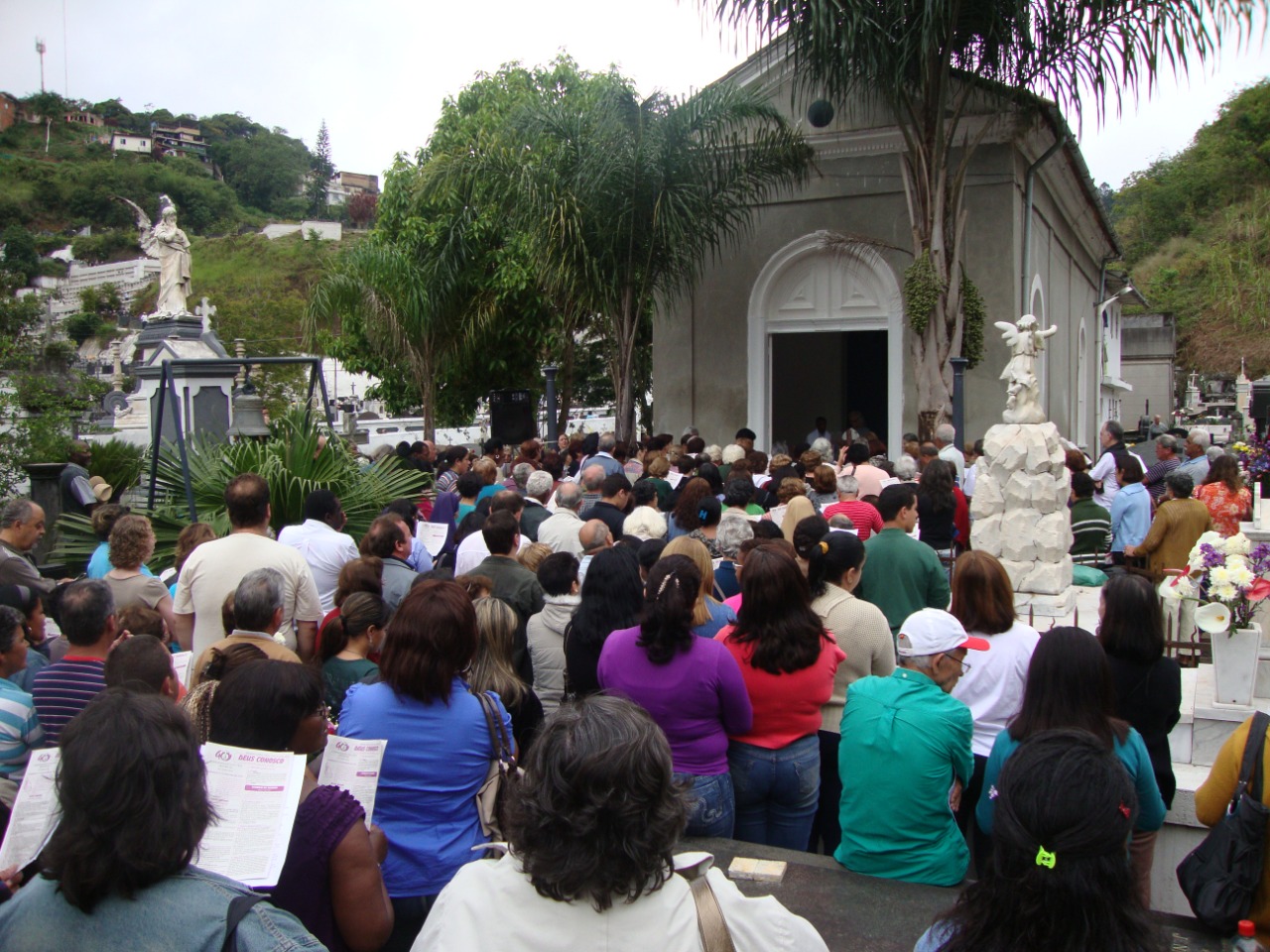 Dia de Finados: Missa no Cemitério Municipal de Petrópolis será às 8h e às 10h
