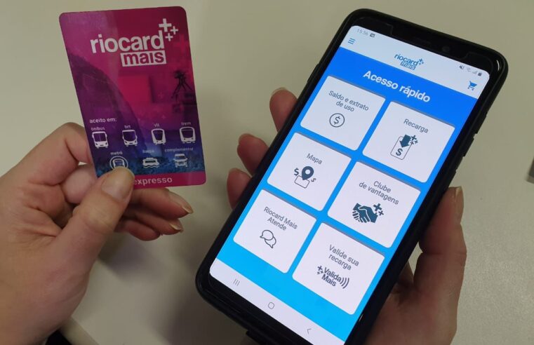 Moradores da Posse recebem ação de distribuição do cartão Riocard Mais