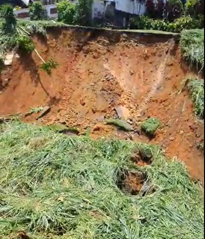 Trecho do Rio Piabanha desliza na altura da Duarte da Silveira