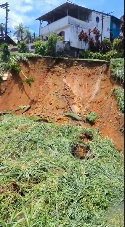Trecho do Rio Piabanha desliza na altura da Duarte da Silveira