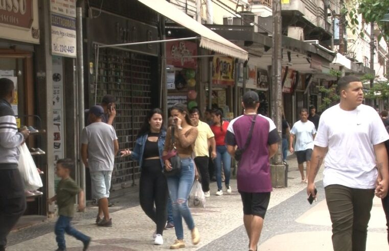 Comércio está autorizado a funcionar durante o feriado da Proclamação da República