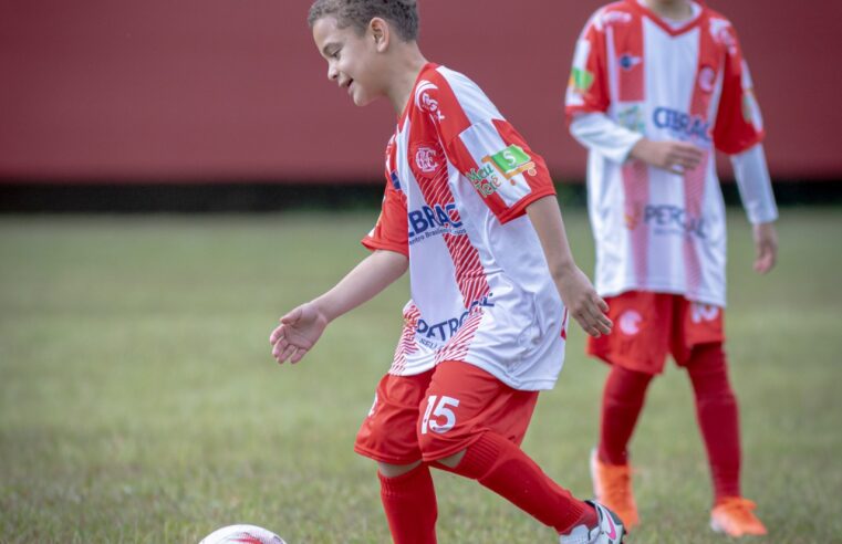 Finais são definidas nas categorias Sub-11 e Sub-13 do Futebol de Campo em Petrópolis