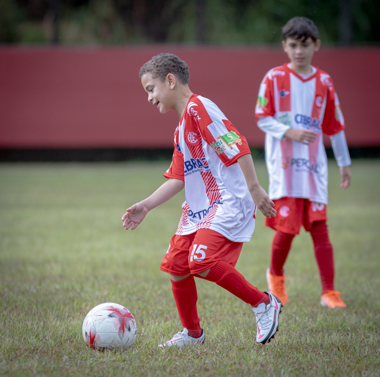 Finais são definidas nas categorias Sub-11 e Sub-13 do Futebol de Campo em Petrópolis