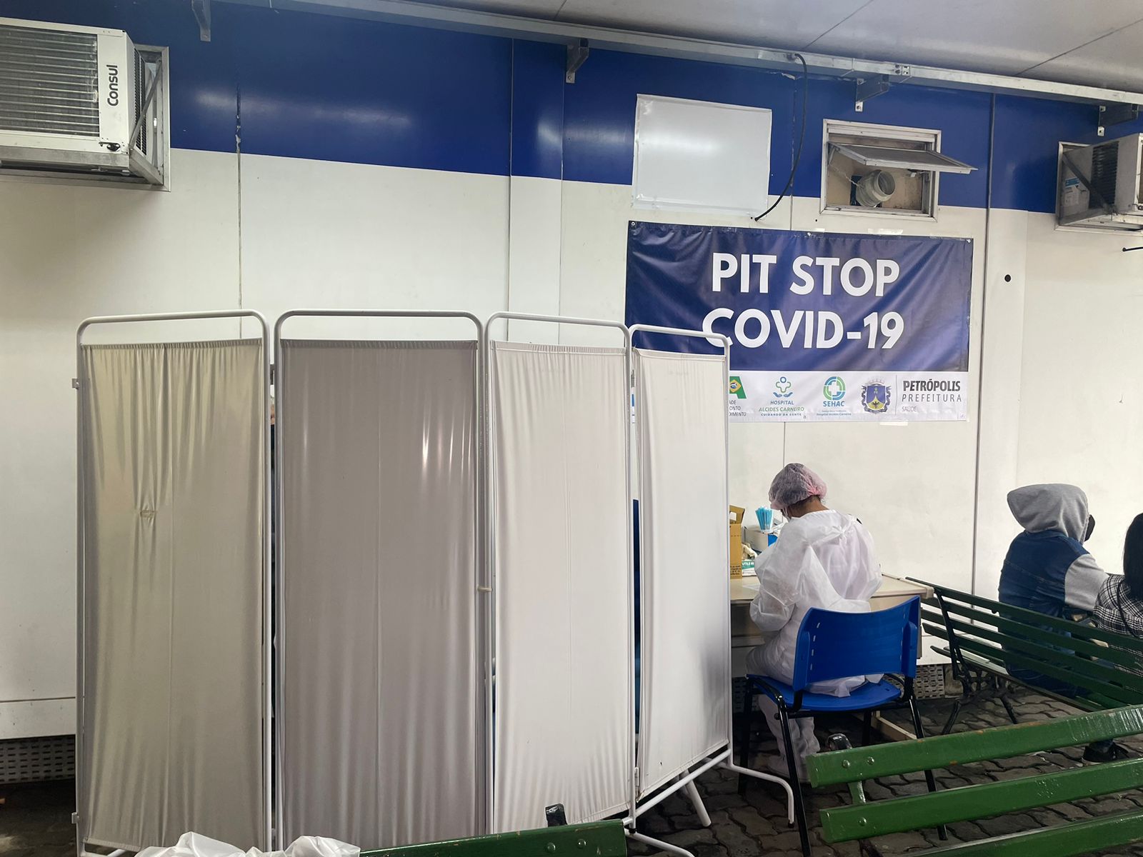 Com aumento de casos de covid-19 prefeitura de Petrópolis reativa tendas de testagem nas UPAs