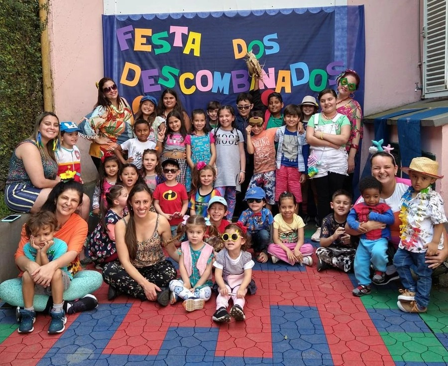 Pais organizam campanha para impedir fechamento de escola em Petrópolis