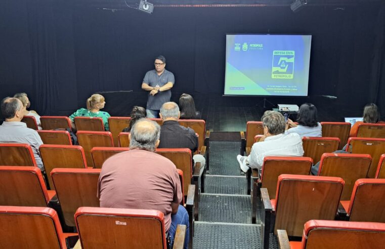 Treinamento do Protocolo de Inundação para os lojistas do Centro Histórico é promovido em Petrópolis