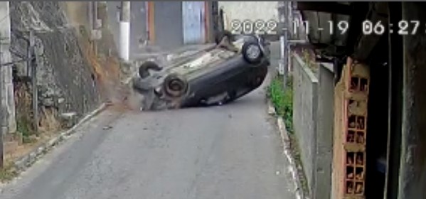 Acidente é registrado no bairro da Glória em Petrópolis