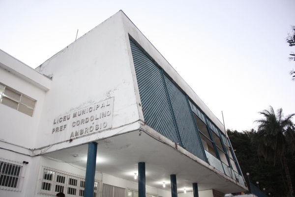 Reforma do Liceu Municipal é adiada