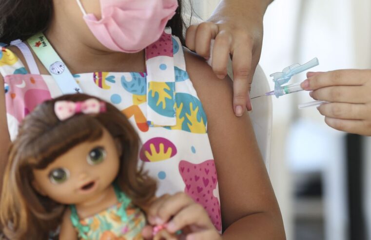 Covid-19: Saúde distribui 1 milhão de doses de vacina para crianças