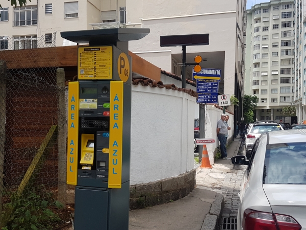Motoristas têm gratuidade de 15 min em rotativo próximo ao comércio