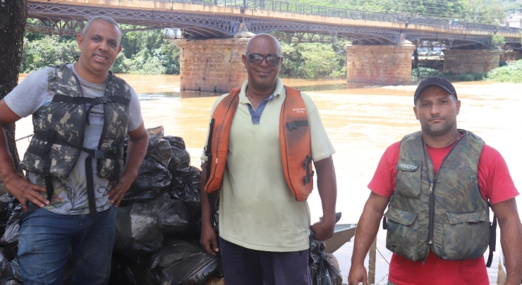 Patrulha Fluvial recolhe mais de 2 toneladas de lixo no Rio de Paraíba do Sul em 2022
